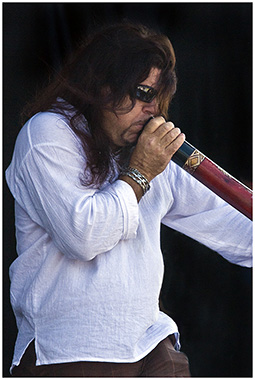 Harper plays didgeridoo