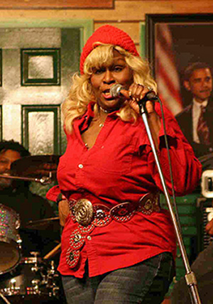 Holle Thee Maxwell in red
