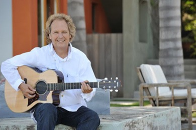 Lee Ritenour outside