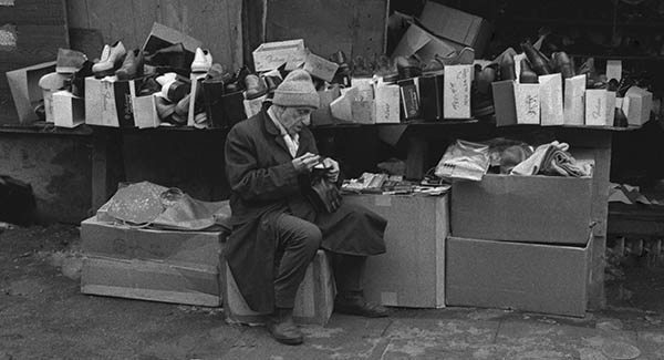 Shoe Salesman on Maxwell Street
