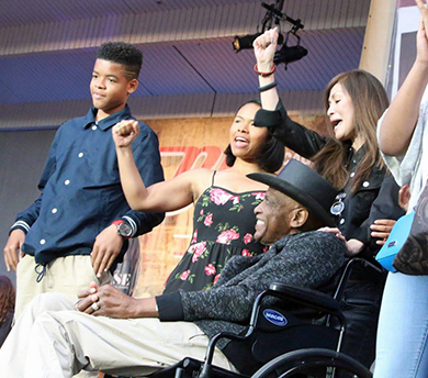 Otis Rush family cheers 2016 by Jennifer Noble