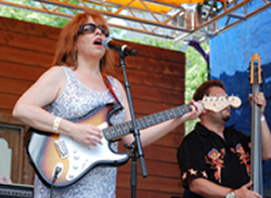 liz-mandeville-live